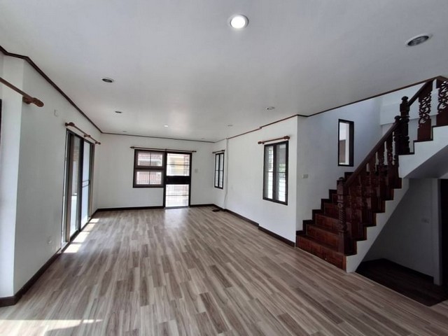 บ้านเดี่ยวหลังริม ให้เช่า ในโครงการเทอเรสฮิลล์ ศรีราชา ชลบุรี FP-H0746