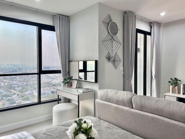 BS978 ขายคอนโด The Base พระราม 9 - รามคำแหง ชั้น 35 วิวสวย