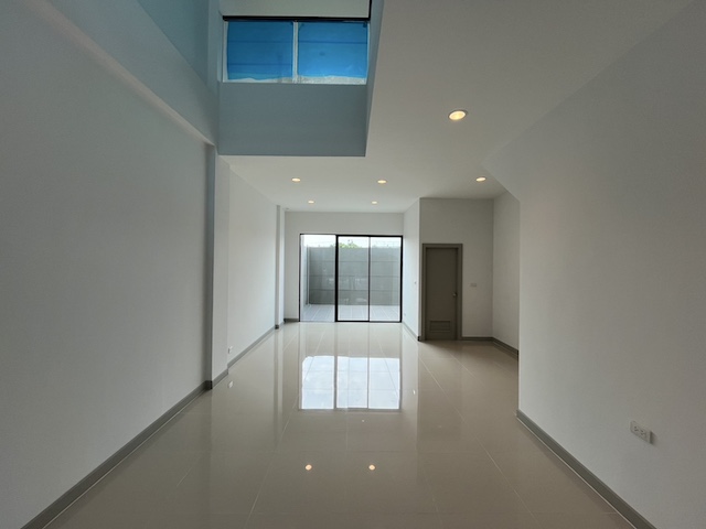 BH3608 ให้เช่าโฮมออฟฟิศ 4 ชั้น Premium Place Mix นวมินทร์ ติดถนนใหญ่นวมินทร์ ทำเลทอง เชื่อมต่อรัชดา–รามอินทรา