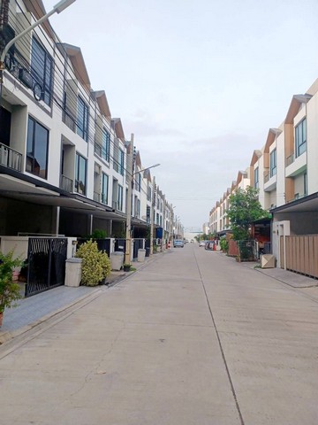 ขายทาวน์โฮม 3 ชั้นหลังมุม หมู่บ้านมิวส์เทียนทะเล 15 เขตบางขุนเทียน กรุงเทพฯ