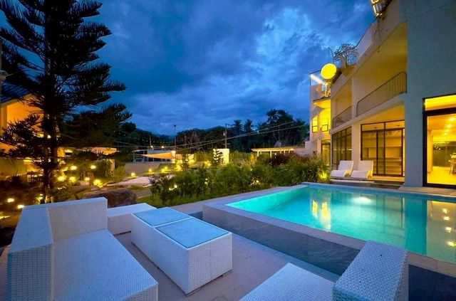 ขายบ้านหรู พูลวิลล่า ราคา 39 ล้าน #โซนแม่ริม บนที่ดิน 1 ไร่ครึ่ง สไตล์ Palm Beach มีเอกลักษณ์ #ติดน้ำ #วิวภูเขา #ซื้ออยู่เองหรือปล่อยเช่าได้