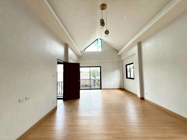 บ้านใหม่ ทำเลทอง #โซนป่าแดด ขาย 4.6 ล้าน (บ้านเปล่า) 80 ตรว. บ้านเดี่ยว 2 ชั้น #สไตล์โมเดิร์นนอร์ดิก #เมืองเชียงใหม่ ทำเลดี เดินทางสะดวกสบาย