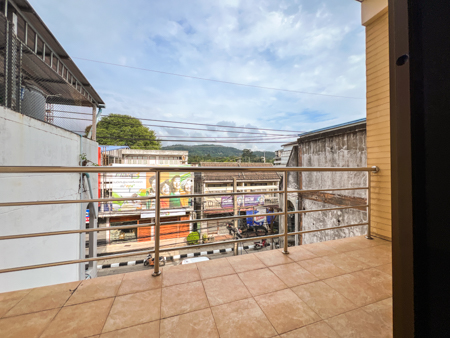 ให้เช่าอาคารพาณิชย์หน้ากว้าง ติดถนนใหญ่ ทำเลค้าขายใจกลางหน้าทอน ทำเลให้เช่า ตึกให้เช่า ต.อ่างทอง อ.เกาะสมุย สุราษฎร์ธานี