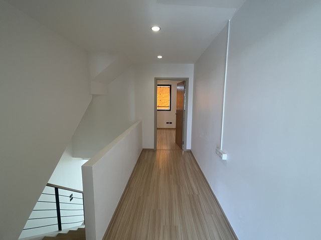 ขายทาวน์โฮม ถูกสุด Shizen พัฒนาการ 32  3.5 ชั้น ถูกสุดในย่าน บ้านหลังมุม หันหน้าทิศใต้