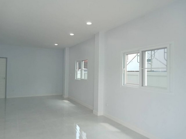 ขายบ้านสวยสร้างใหม่ 2 ชั้น มาลัยวัลเลย์ โซนศรีราชา ชลบุรี FP-H0773