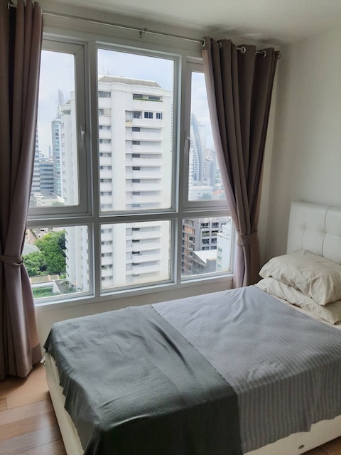 15 Sukhumvit Residence Safe comfortable spacious 19th floor BTS Nana