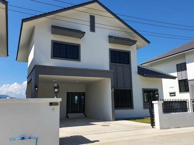 บ้านเดี่ยว 2 ชั้น สไตล์อิงริชโมเดิร์นลักชูรี่ ทำเลดี สันผีเสื้อ 