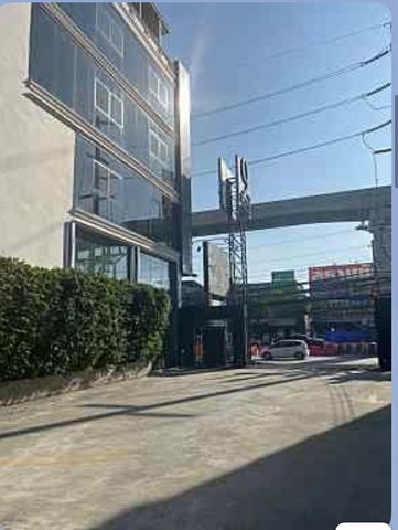 ขายอาคารพาณิชย์ริมถนนรามอินทรา แนวรถไฟฟ้าสีชมพู ตกแต่งพร้อมดำเนินธุระกิจ อาคารโดดเด่น ใกล้ห้างแฟชั่นไอซ์แลนด์