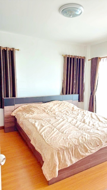 BRT ม.ธรรมศาสตร์ รังสิต ให้เช่าบ้านเดี่ยว 2 ชั้น 3นอน ม.กรุงเทพ  54ตร.วา.224ตร.ม. ม.ธรรมศาสตร์ รังสิต 4.4กม. 4แอร์ วัดพระธรรมกาย 3.1 กม.