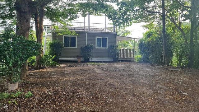 ขายบ้านพร้อมที่ดิน 100ตารางวา 2 ห้องนอน พร้อมอยู่ ซอยยิ้มสยาม เขตหลักสี่ กรุงเทพฯ 