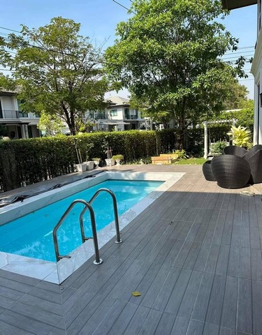 บ้านเดี่ยวแปลงมุมพูลวิลล่า เศรษฐสิริพัฒนาการ พัฒนาการ 87 มีสระว่ายน้ำส่วนตัว ทำเลดี เฟสใหม่ของโครงการ อายุบ้านเพียง 4 ปี