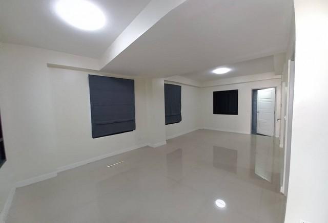 HR 6038 ให้เช่าทาวน์โฮม 3 ชั้น ซ.ลาดปลาเค้า 72 ใกล้Central รามอินทรา
