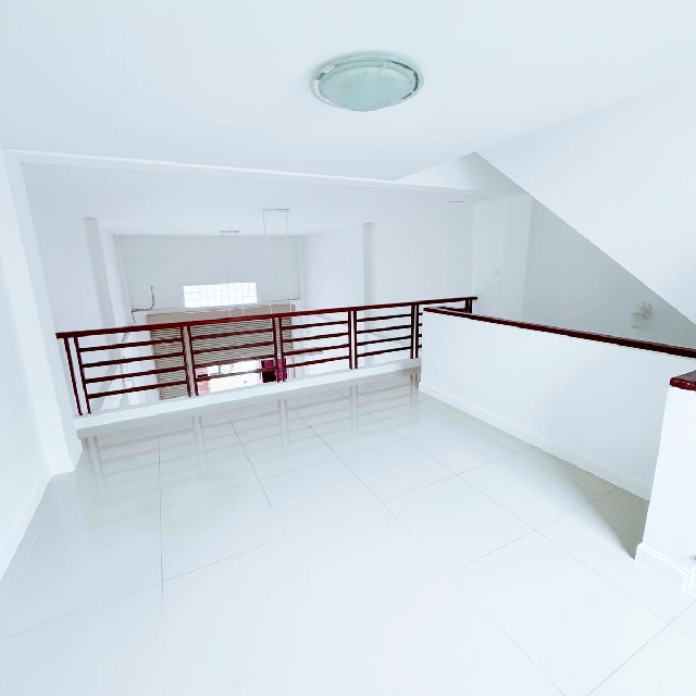 เมกะ บางนา 4กม. APL สุวรรณภูมิ กิ่งแก้ว10-18 อาคารพาณิชย์ 3.5 ชั้น 23ตร.วา.353ตร.ม. ไทย-จีน 3.5 กม. 3 นอน 3 น้ำ ถ.บางนา-ตราด