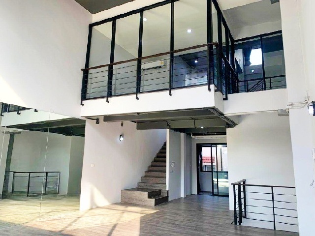 ถูกที่สุดในโครงการ BTS อ่อนนุช 1.8กม. 5นอน ให้เช่าโฮมออฟฟิศ ใหม่ 4.5 ชั้น 18ตร.วา. 310ตร.ม. 4 น้ำ ตลาดอ่อนนุช 1.9 กม.