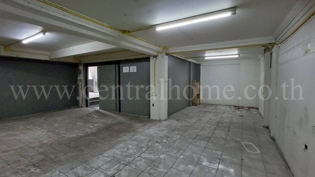 P1 อาคารพาณิชย์ 4 คูหา  ทำเลทองใกล้รถไฟฟ้าสายสีชมพู ติดถนนติวานนท์