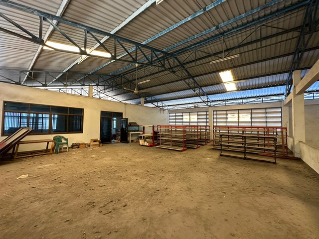 ขายและให้เช่า! สำนักงานพร้อมโกดัง 2 ชั้น 200 ตร.ว. ใจกลางสมุทรสาคร ทำเลดี พร้อมดำเนินธุรกิจ