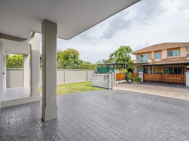 บ้านเดี่ยว  รีโนเวทใหม่ บ้านสีวลี ปิ่นเกล้า-สาทร ติดถนนราชพฤกษ์ หลังริม สไตล์โมเดิร์น หรูหรา ด้วยวัสดุเกรดพรีเมี่ยม