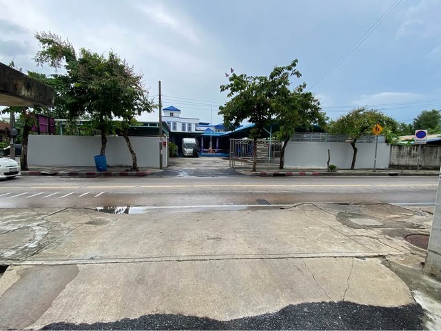 ให้เช่าอาคาร11 ห้องนอน 5 ห้องน้ำ จอดรถได้ 10-15 คัน ย่านบางแวก ภาษีเจริญ เนื้อที่ 1 ไร่ 24 ตรว. พื้นที่ใช้สอย 500 ตารางเมตร