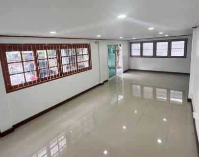 ให้เช่าบ้านเดี่ยว 2 ชั้น 90 ตรว. เมืองทอง 2 โครงการ 3 ซ.พัฒนาการ 53 ใกล้สวนหลวง ร.9