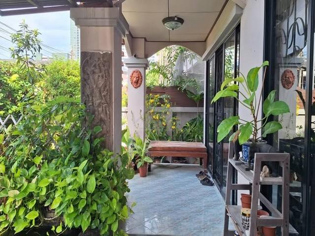 ขายบ้านเดี่ยว 3 ชั้น 465 ตรม. ซอยพหลโยธิน 24 ปากซอยติด BTS สถานี พหลโยธิน 24