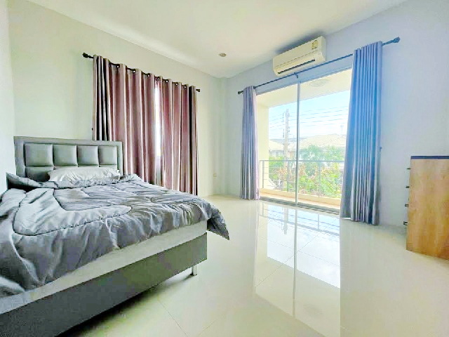 รร.วัดแสมดำ 1 กม. แยกบางบอน 5 บ้านเดี่ยวหลังใหญ่ 2 ชั้น พันท้ายนรสิงห์ 3 นอน 3 น้ำ  แหล่งชุมชน ช็อปปิ้ง ตลาดเพชรโพธิ์แจ้ 5 กม.ถ.พระราม 2