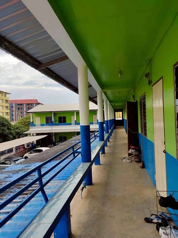 ขายหอพักโซนอมตะนครชบุรี  ทำเลใกล้นิคมอมตะเฟส 6 7 8 9 บนเนื้อที่ 199  ตรว จำนวน  26 ห้อง(มีที่จอดรถ)