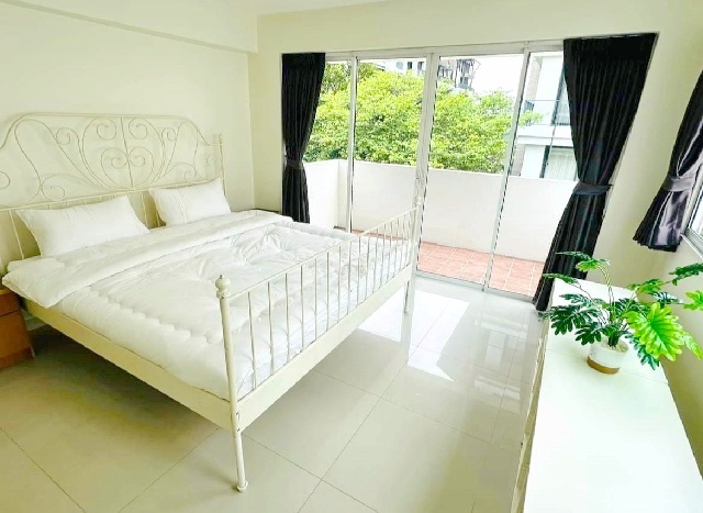 MRTสุขุมวิท 900ม.ใหม่ หรูหรา 5นอน ย่านคนญี่ปุ่น BTSพร้อมพงษ์ 900ม. คฤหาสน์แนวตั้งสุดหรู 4 ชั้น  405ตร.ม. 35ตร.วา.5น้ำ