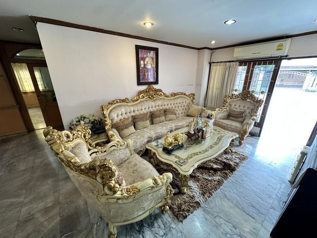 ให้เช่าและขายบ้านเดี่ยว2ชั้น +โกดัง  รามอินทรา60 ขนาด186 ตรว.ใกล้แฟชั่นไอซ์แลนด์ และรถไฟฟ้าสายสีชมพู