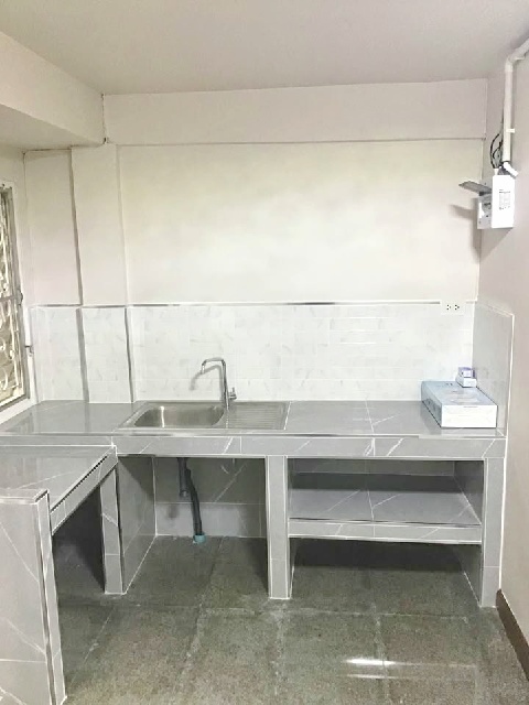 MRTรังสิต 4.7 กม.นันทนา ตลาดพูนทรัพย์ 300ม. ทาวน์เฮ้าส์ 2.5 ชั้น 19 ตร.วา.170 ตร.ม. ใหม่ทั้งหลัง ม.ปทุมธานี 1.9 กม.2 นอน 2 น้ำ 1 แอร์