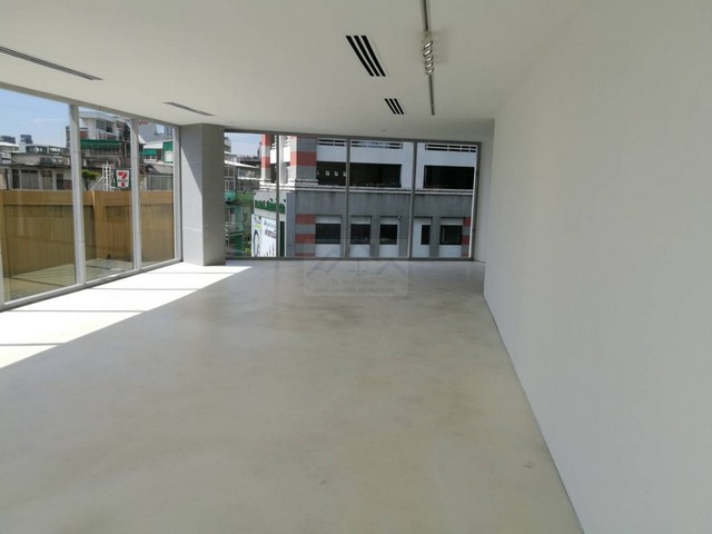 ให้เช่าอาคารพาณิชย์ 4.5 ชั้น ย่านเยาราช ประตูไชน่าทาวน์ ติดวงเวียนประตูเฉลิมพระเกียรติ ทำเลเปรียบเสมือนหัวมังกรบนถนนเยาวราช