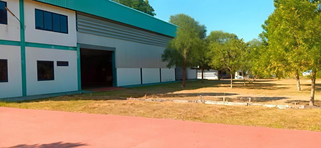 ขายที่ดินพร้อมสิ่งปลูกสร้าง บนเนื้อที่   9-3-62 ไร่มีใบอนุญาต ร.ง4 พื้นรับน้ำหนัก  3ตัน/ตรม