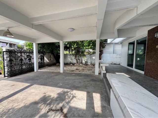 ให้เช่าบ้านเดี่ยว 2 ชั้น 90 ตรว. 5 นอน ซอยพัฒนาการ 53 หมู่บ้านเมืองทอง 2 โครงการ3 ใกล้โรงพยาบาลวิภาราม พร้อมเข้าอยู่