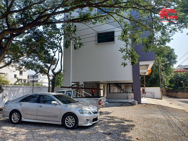 โฮมออฟฟิศใหม่4ชั้น 90 วา 6นอน6น้ำแอร์เฟอร์ ครบถนนรัชดา วงศ์สว่าง