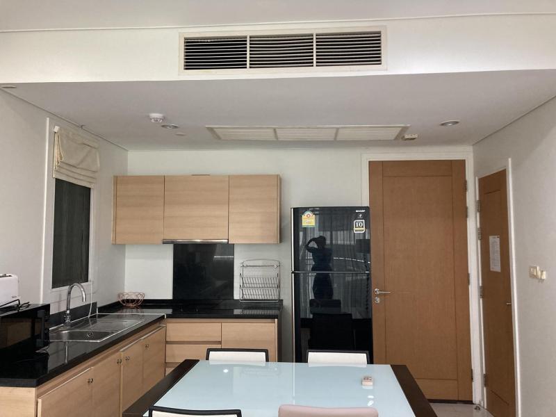 Wind Sukhumvit 23 spacious private comfortable 5th floor BTS Asoke