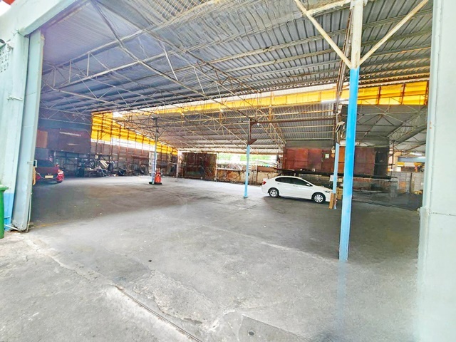 MRTหัวลำโพง375ม.  ให้เช่าโกดัง กลางเมือง เจริญกรุง 27-37  สี่พระยา มหาพฤฒาราม ตลาดน้อย สัมพันธวงศ์ 195 ตรว. 780 ตรม.  4นอน แอร์ 1ตัว