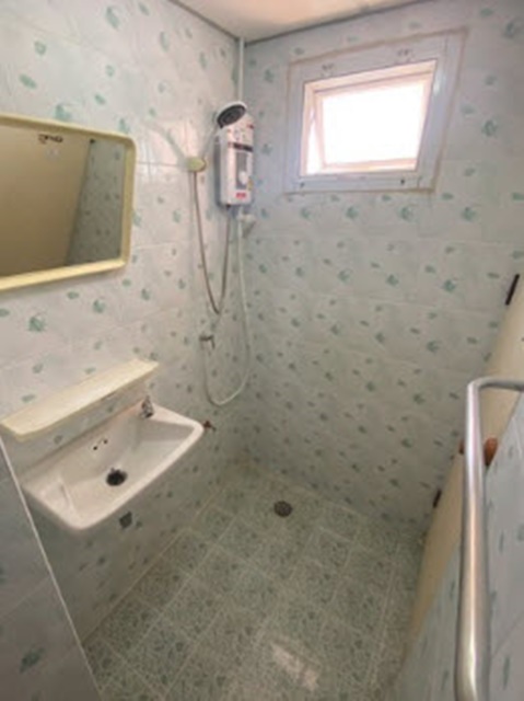 ติดรถไฟฟ้า 3สาย ทำAIRBNBได้  40ห้อง พร้อมให้รีโนเวท ให้เช่าอพาร์ทเม้นท์ 4ปี ถูกสุด   138ตรว. พหล55 BTS วัดพระศรี  200ม. MRTราชภัฏ 200ม.