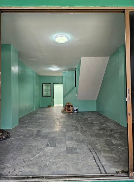 เซ็นทรัล พระราม 2 2.1 กม.3-4นอน BTS วุฒากาศ 5.9 กม. ทาวน์โฮม 3 ชั้น รีโนเวทใหม่  3 น้ำ วิวสวน  ถ.พระราม 2 กาญจนาภิเษก