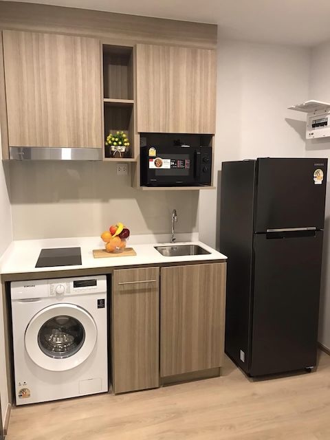 Life Rama 4 Asoke peaceful safe private 24th floor MRT Klongtoei