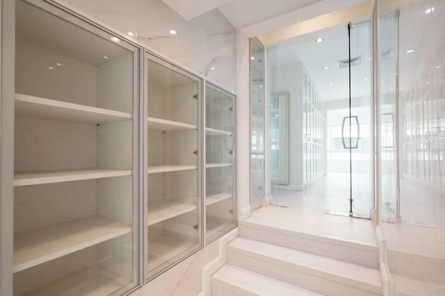 ขายทาวน์โฮม 3 ชั้น 48 ตรว. ซอยสุขุมวิท 15 ตกแต่งใหม่ เหมาะอยู่อาศัย ใกล้ BTS อโศก