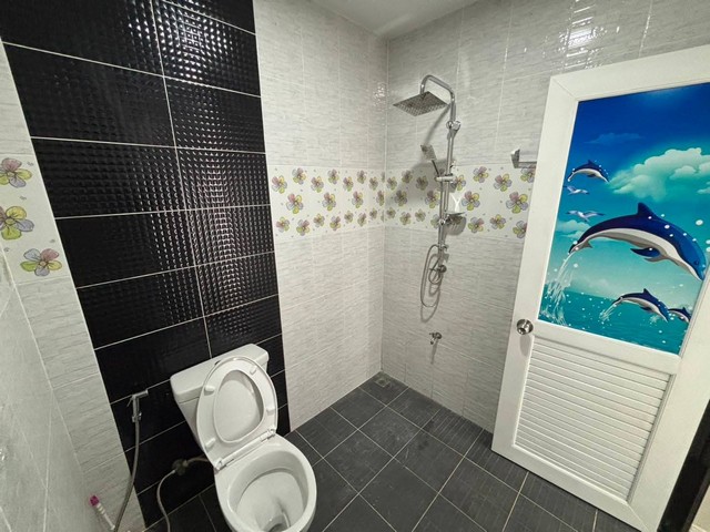 ชัยพฤกษ์ 2     ยังไม่ข้ามทางรถไฟ  ใกล้สุขุมวิท  ใกล้หาดจอมเทียน