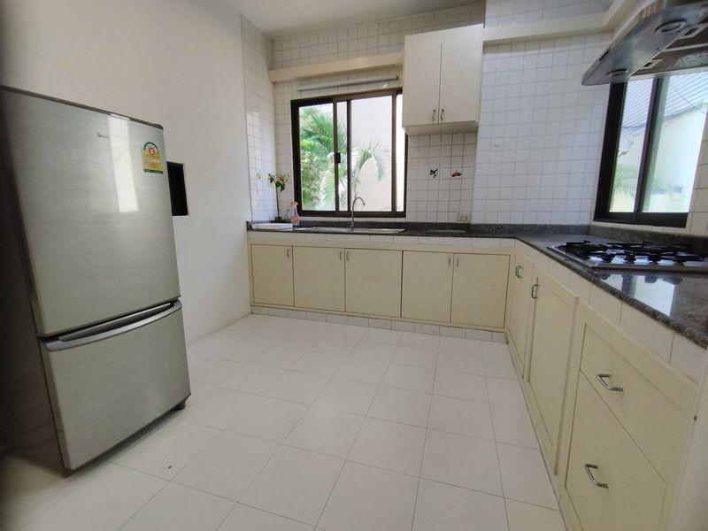 HR 6043 ให้เช่าบ้านเดี่ยว 4ชั้น ซอยสุขุมวิท31 ใกล้ BTS พร้อมพงษ์