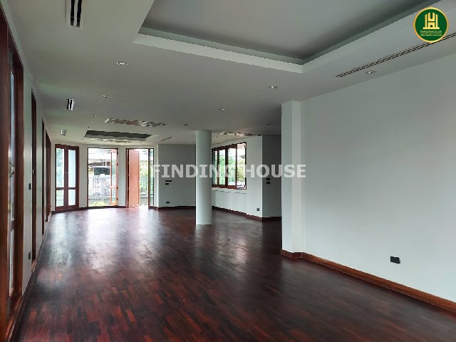 ขายบ้านเดี่ยว 3 ชั้น  100  ตร.ว. 6 นอน 6 น้ำ ซอยชินเขต งามวงศ์วาน 43 เขตหลักสี่ กรุงเทพ หลังมุม Renovate แล้ว