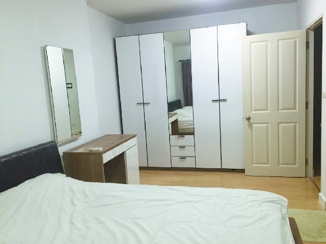 APLลาดกระบัง 1.4กม. ทาวน์โฮม 3 ชั้น 21ตร.วา.ถ.อ่อนนุช-ลาดกระบัง โรบินสัน ลาดกระบัง 1กม.241ตร.ม.สภาพดี เฟอร์ครบ 3 นอน 3 น้ำ