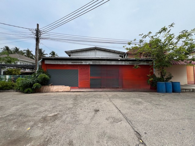 ขายพร้อมผู้เช่า โกดังพร้อมออฟฟิศ เหมาะทำธุรกิจ ทำเลทอง ใกล้ทางด่วนสุขสวัสดิ์