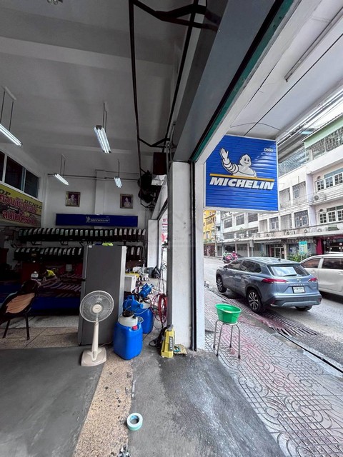 ขายอาคาร 6 คูหา 7 ชั้น + ดาดฟ้า 1,770 ตรม. ย่านวงเวียน22 ใจกลางเยาวราช **ขายต่ำกว่าประเมิน