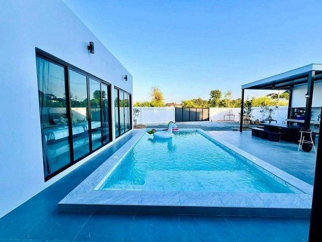 ขายพูลวิลล่า ใกล้เทศบาลนาจอมเทียน อำเภอสัตหีบ   สามารถทำธุรกิจได้ หรืออยู่อาศัยได้เลย