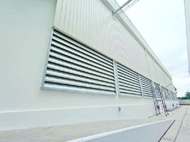 Thai Country Club 3.5กม.พื้นที่ freezone ให้เช่าโกดัง 1722ตร.ม. ติดถนนบางนา ตราด  นิคมอุตสาหกรรมเวลโกรว์ 1.7 กม. วัดบางพลีน้อย 5.7 กม.