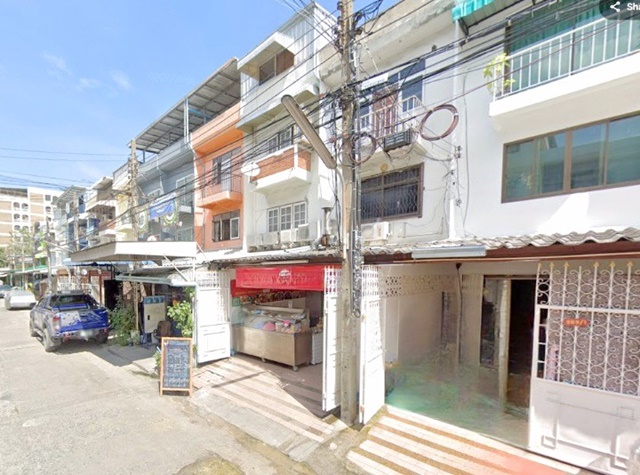 พัฒนาการ8-19 เดอะมอลล์ รามคำแหง 1.6 กม. MRT รามคำแหง 12 1.6 กม.เช่าทาวน์เฮาส์ 3.5 ชั้น 21ตร.วา.261 ตร.ม.ม.เกษมบัณฑิต  2.3 กม.3 นอน 2 น้ำ 