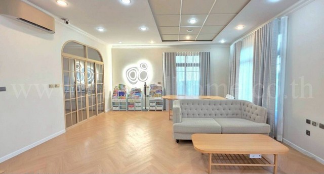 บ้านเดี่ยว แกรนด์ บริทาเนีย บางนา กม.12 แปลงมุม หน้าโครงการ ติดคลับเฮ้าส์ 