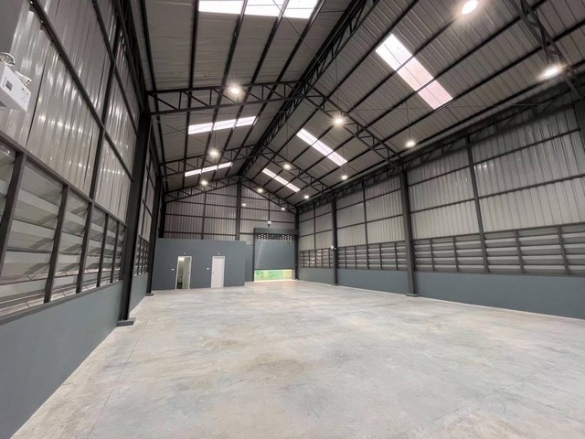 โกดังใหม่ให้เช่า+ออฟฟิศ เขตพื้นที่สีม่วงเข้ม 735 ตารางเมตร อ.คลองหลวง ตลาดไท